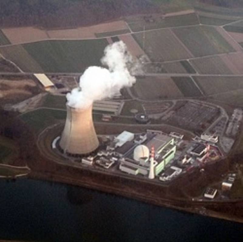 Atomkraftwerk Leibstadt, von RThiele (Eigenes Werk) [CC BY-SA 3.0 (http://creativecommons.org/licenses/by-sa/3.0)], via Wikimedia Commons