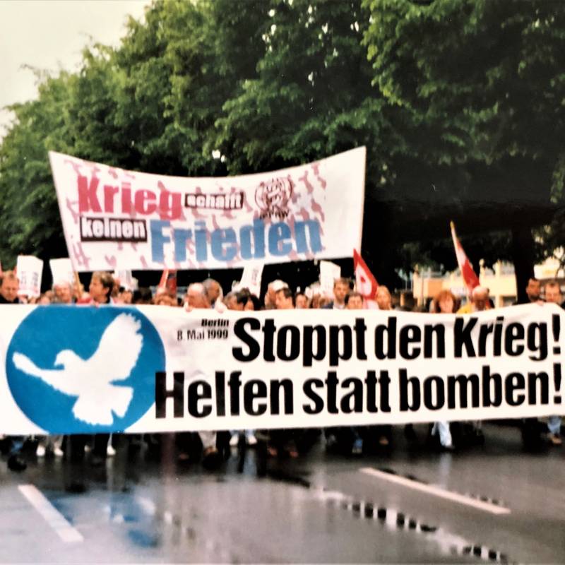 Demonstration, 8. Mai 1999. Foto: IPPNW.