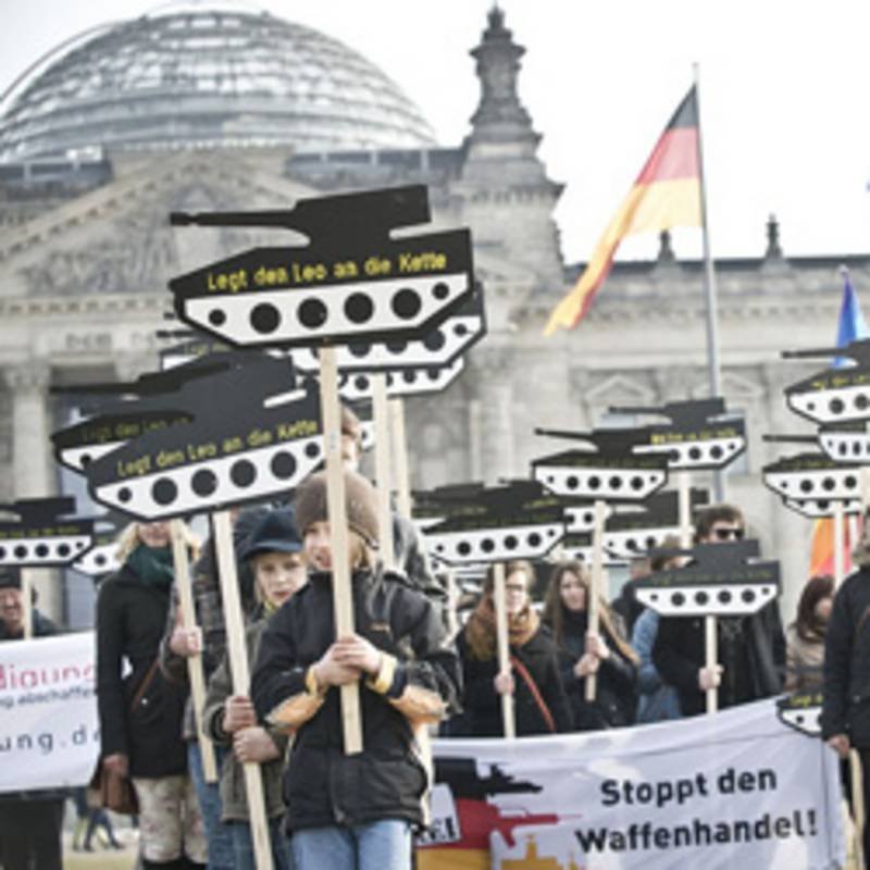 Protestaktion für strengeres Ruestungskontrollgesetzt, 2014. Bild: IPPNW.