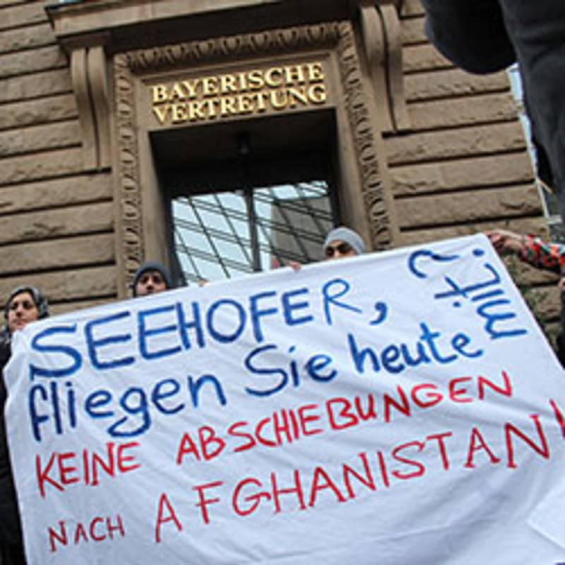 Protest gegen Abschiebungen nach Afghanistan vor der bayrischen Landesvertretung in Berlin, Foto: IPPNW