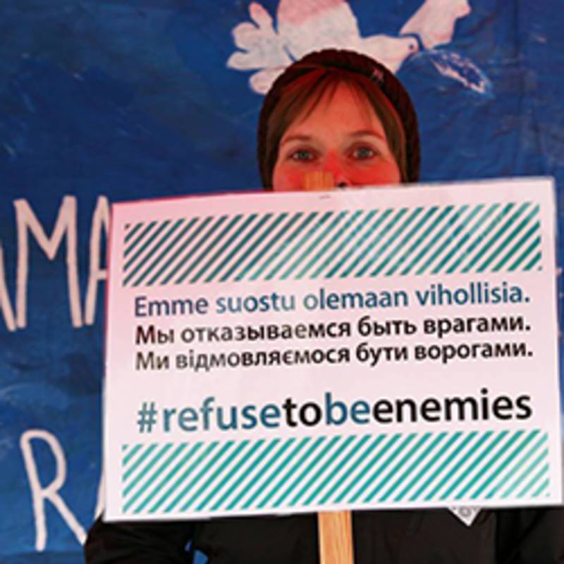 IPPNW-Social-Media-Kampagne "We refuse to be enemies", Teilnehmerin in Helsinki, https://www.facebook.com/werefusetobeenemies