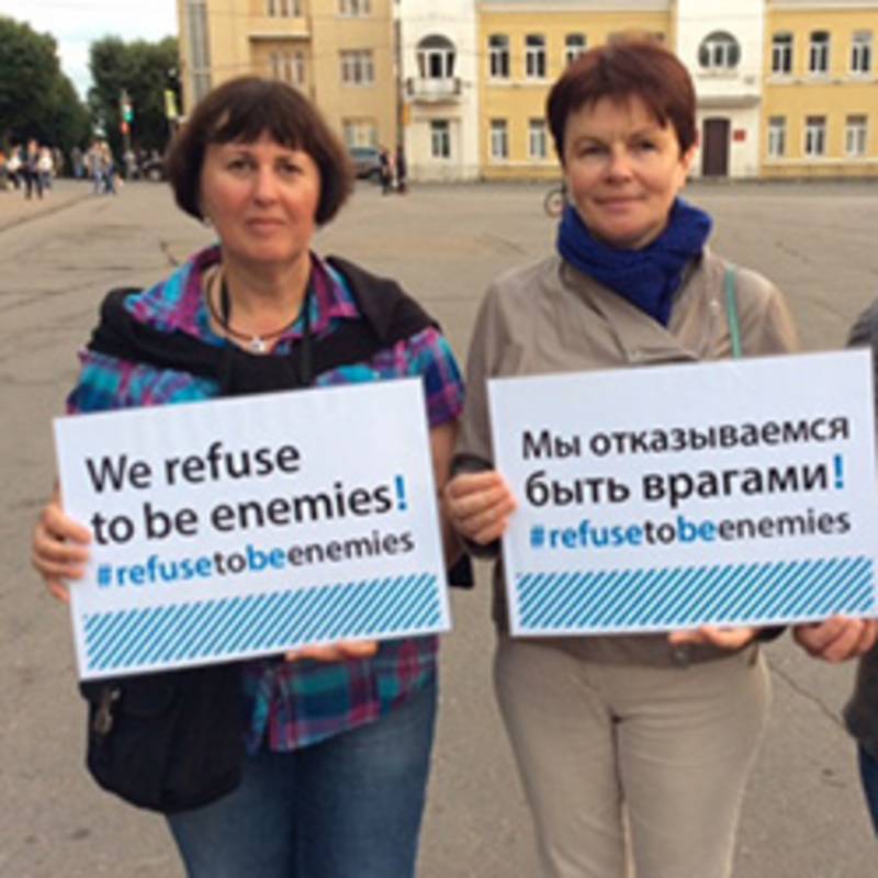 Teilnehmerinnen an der Kampagne "We refuse to be enemies" in Smolensk, Foto: IPPNW