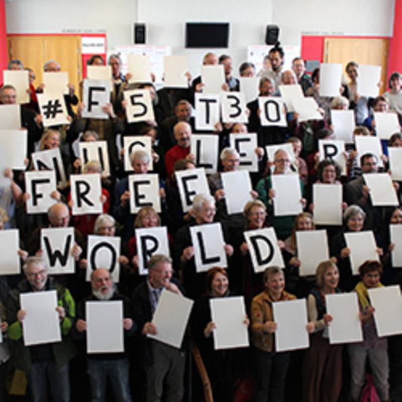 Abschlussaktion auf dem IPPNW-Kongress "5 Jahre Leben mit Fukushima - 30 Jahre Leben mit Tschernobyl", Foto: IPPNW